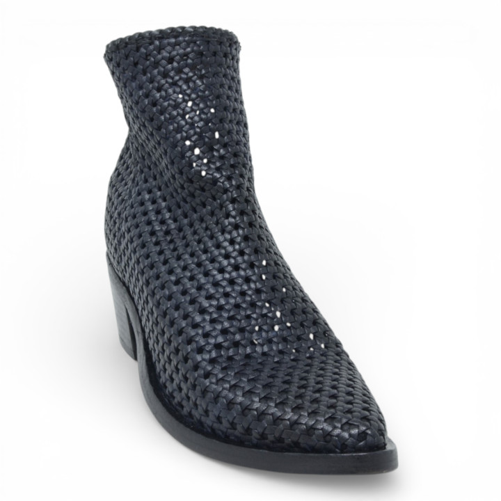 261-303-19-CAW BLACK